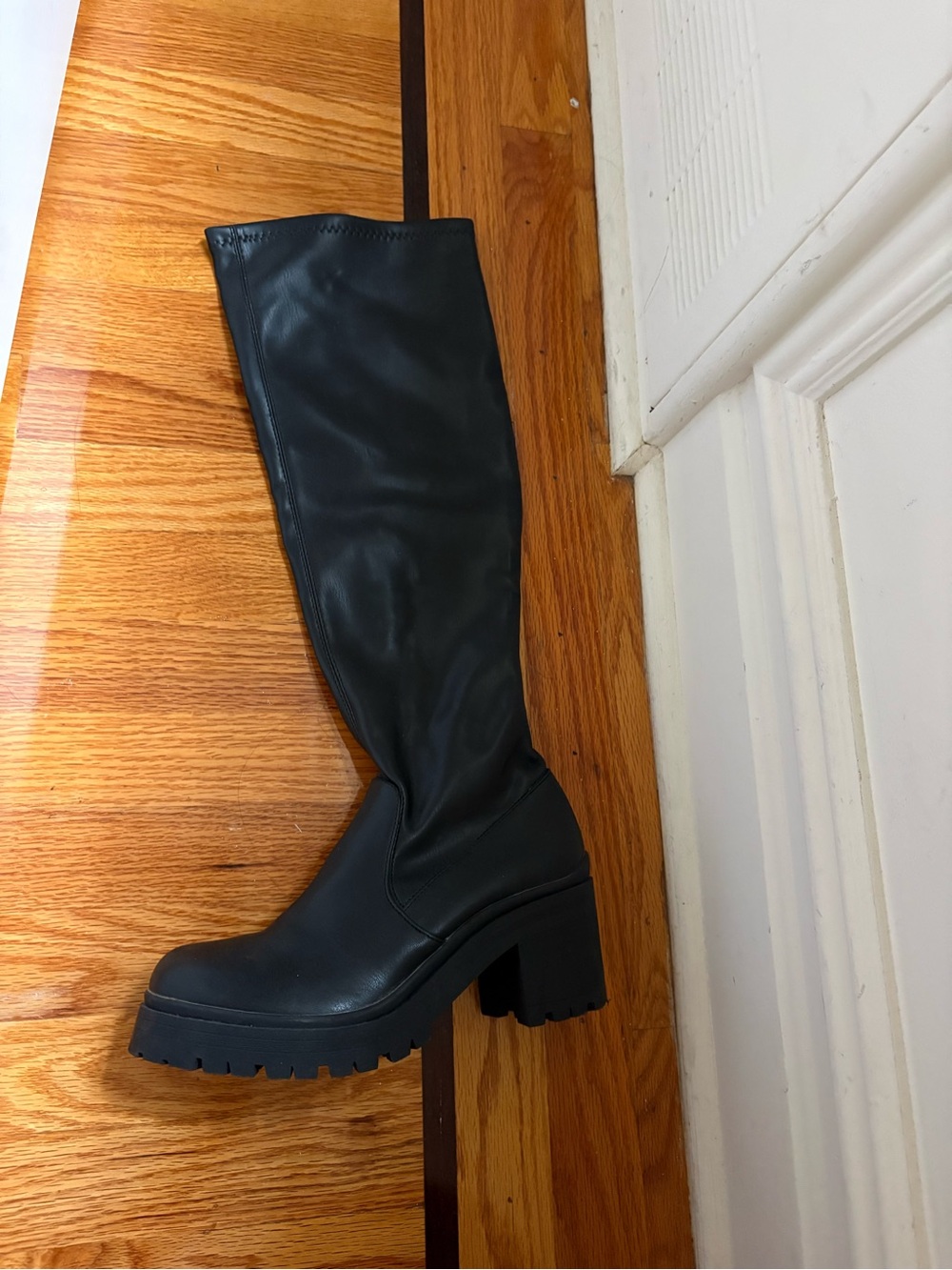 Black Madden Girl Knee-High Platform Boots - Women's Fashion Boot
